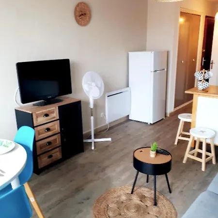 Apartmán Charming Flat 100m From The Beach