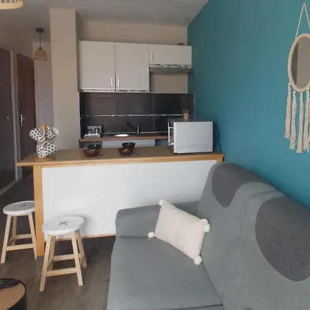 Charming Flat 100m From The Beach Apartmán *
