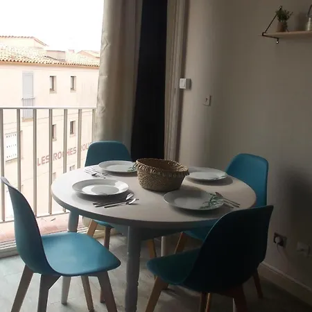 Charming Flat 100m From The Beach Apartmán